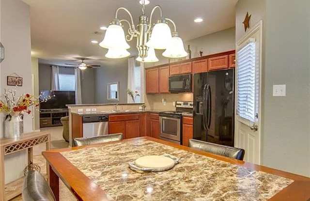 Room in 4 Bedroom Home at Red Bud Ridge Ln photos photos