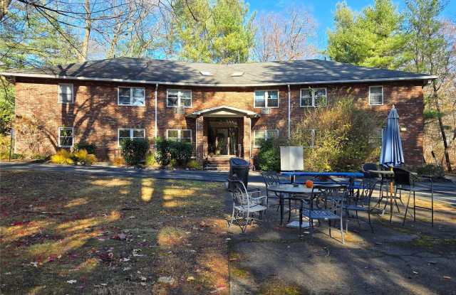 119 W Crooked Hill Road Gallery 3