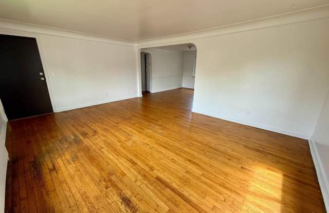 5510 Newfield Avenue Gallery 4