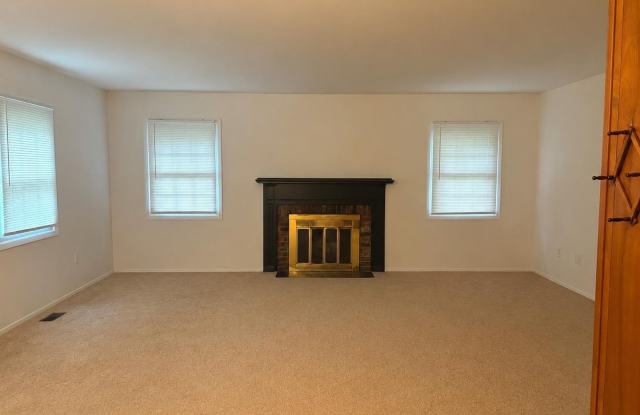 2207 HYSON PL Gallery 3