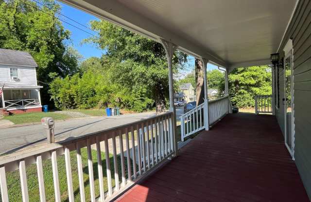 **OFFERING REFUNDABLE APPLICATION FEES & $150 MOVE IN PROMOTION** Charming 3BD, 2BA Durham Home with Large Yard Located Only 5 Minutes from Downtown Durham Gallery 4