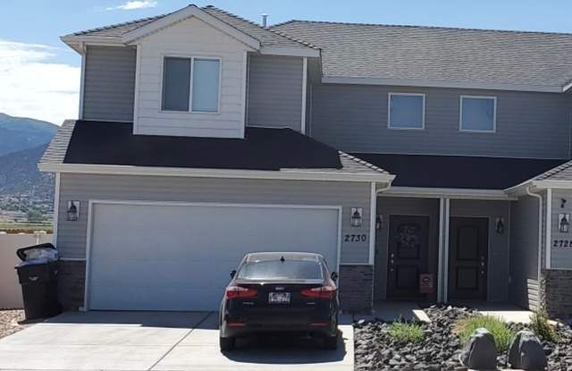Adorable 3-Bedroom Townhome with 2-Car Garage in Cedar City photos photos