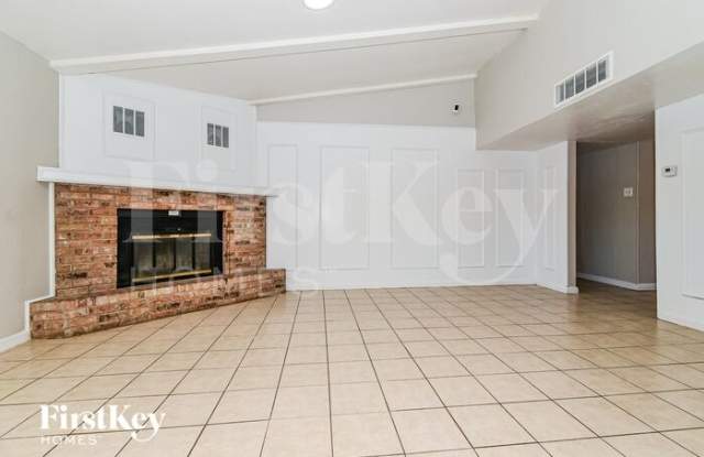 418 Thistle Drive Gallery 3