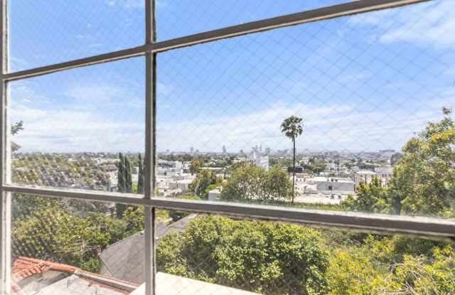 8440 Fountain Ave photos photos