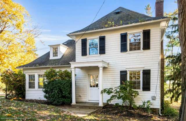 800 Navesink River Road Gallery 2