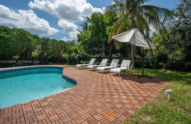 736 Prosperity Farms Road, North Palm Beach, FL 33408 - 4116 Gallery 1