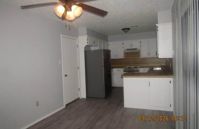 Charming 3-Bedroom Home located on the Eastside of town Gallery 4