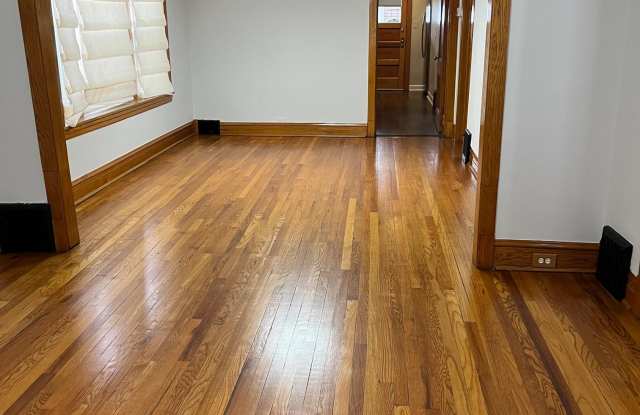 3414 N Springfield Ave photos photos