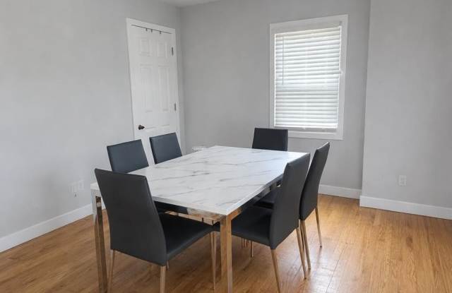 10 Cambell Court Gallery 4