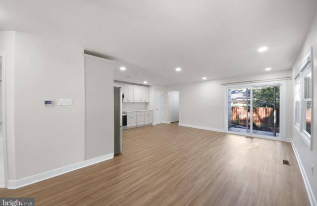 1746 WALDORF Court Gallery 4