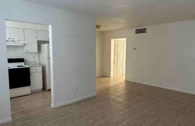 3701 sw 59th terrace 11 - 3701 Southwest 59th Terrace, Davie, FL 33314