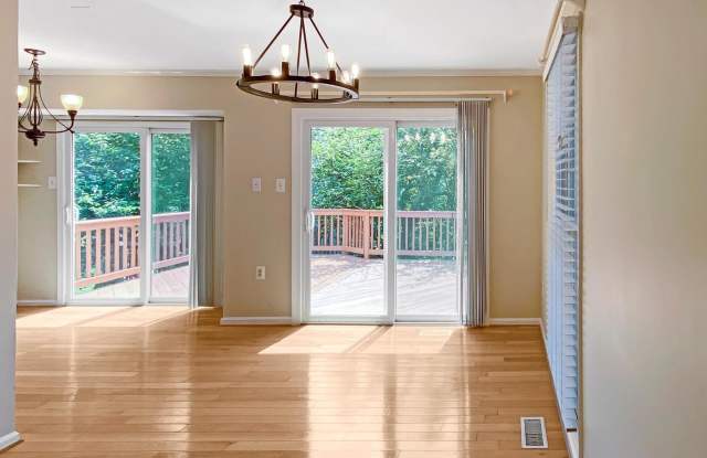 10642 TUPPENCE Court Gallery 4