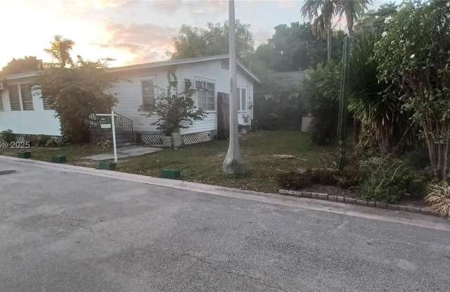 200 Florida Ave photos photos