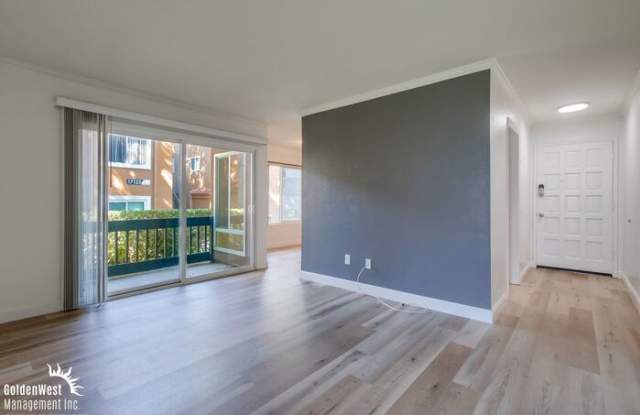 17119 West Bernardo Drive Gallery 3