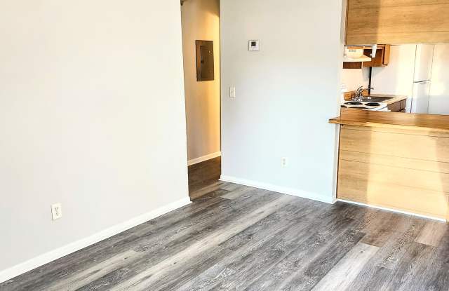 5322 Pinetree Ave Gallery 2