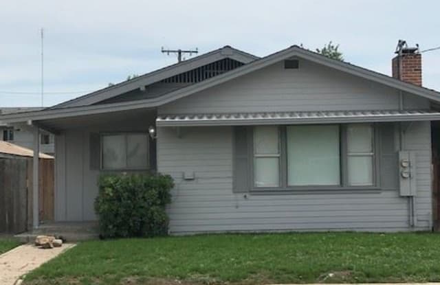 442 S. Tipton - 442 South Tipton Street, Visalia, CA 93292