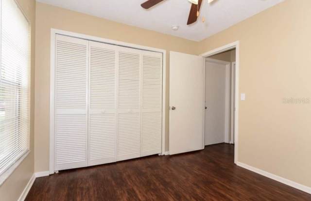 2005 REDBRIDGE DRIVE Gallery 4