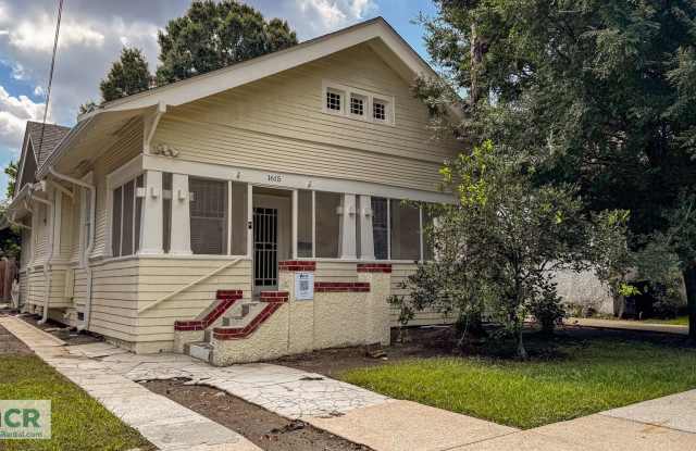 University Area 5bd/3ba With Private Backyard! photos photos