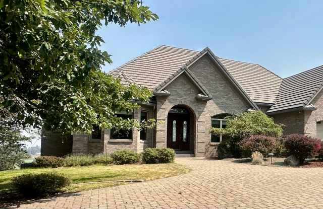 Luxury 4-Bed Running Y Home with Panoramic Lake Views photos photos