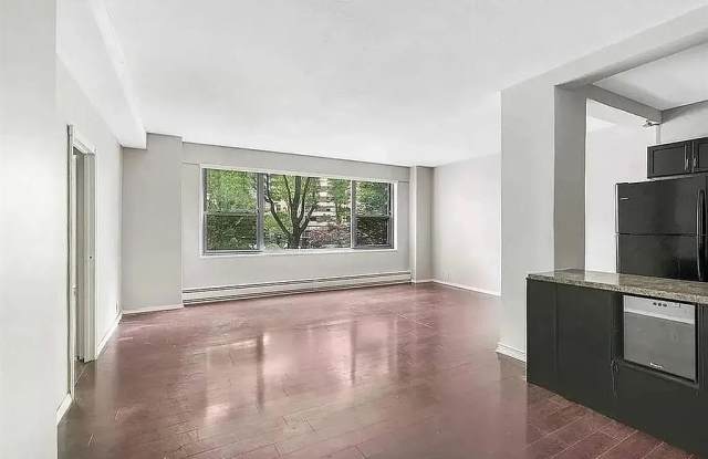 3 Fordham Hill Oval - 3 Fordham Hill Oval, Bronx, NY 10468 3 Fordham Hill Oval - 3 Fordham Hill Oval, Bronx, NY 10468