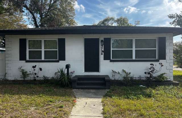 Cozy 2-Bedroom Home in the Heart of St. Petersburg photos photos