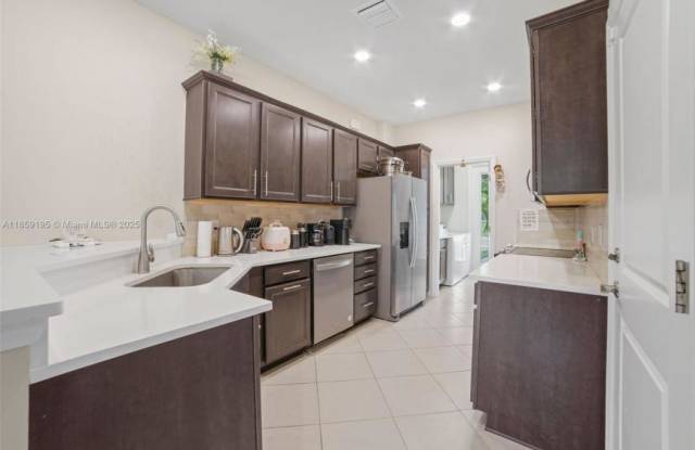 4154 Greenway Dr Gallery 3