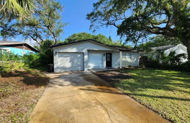 Charming 2 Bed 2 Bath Beachside Home photos photos