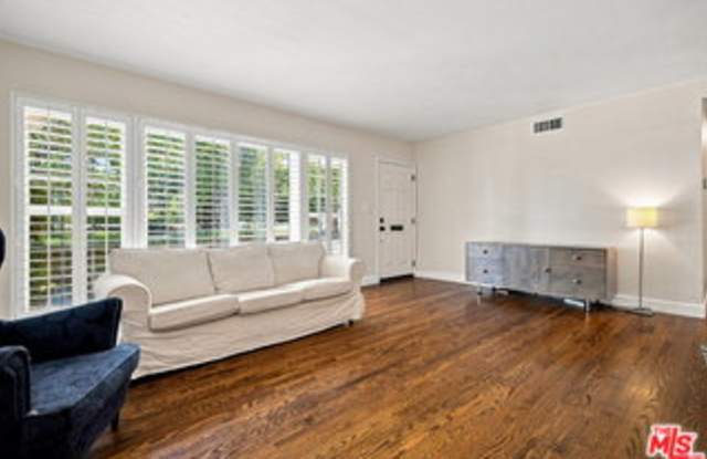 110 South Elwood Avenue Gallery 4