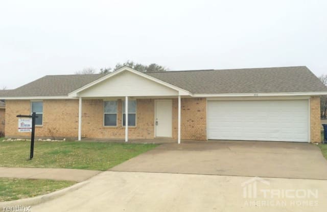 306 Kathy Lane - 306 Kathy Ln, Granbury, TX 76049