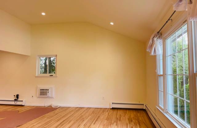 18 William St - 18 William Street, Glen Cove, NY 11542