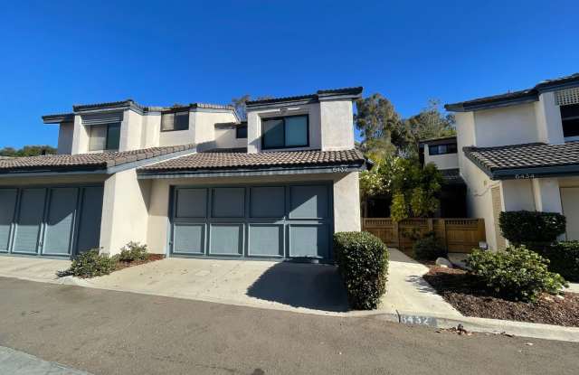 Beautiful townhouse available near Mission Valley! photos photos