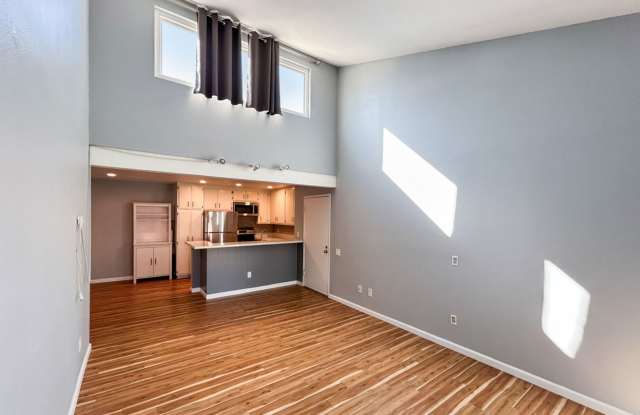 Beautiful 3BD/2BA W/ Reserved Parking and A/C in Allied Gardens! photos photos