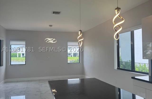 4261 SW 178th Ave Gallery 4