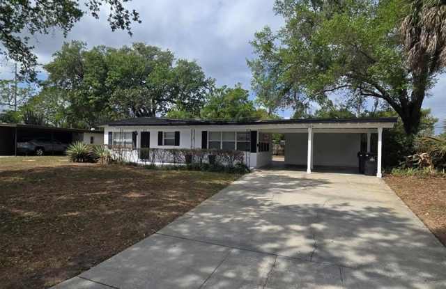 1500 ROSCOMARE AVENUE photos photos