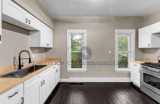 SHORT TERM LEASE!!! Beautiful Remodeled 3 Bedroom- West Side! photos photos