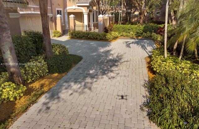 2602 Center Ct Dr Gallery 2