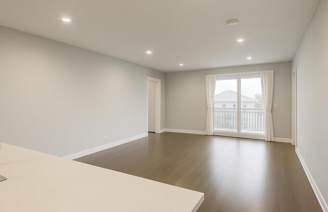 5 N Oakley Boulevard Gallery 3