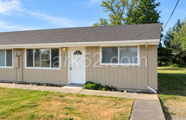 1st Full Month's Rent FREE! Tacoma Area 2 Bedroom 1 Bathroom Duplex Gallery 2