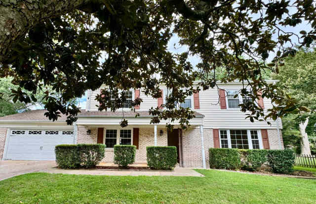 4-Bedroom Home in Great Neck Available 09-01-26! Fenced Backyard - Attached Garage - Dog Friendly! photos photos