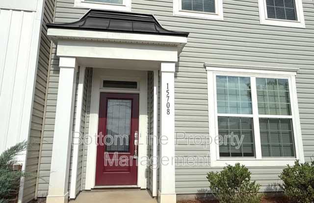 15708 Country House St Gallery 2
