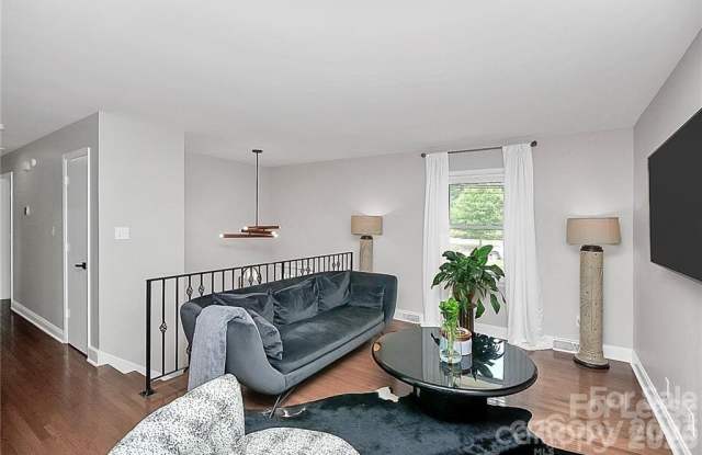 3052 Brookridge Lane Gallery 2