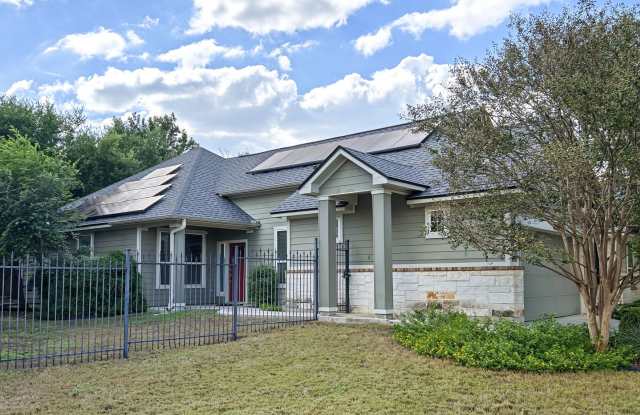 Beautifully Appointed Home with Flex Room Gallery 1