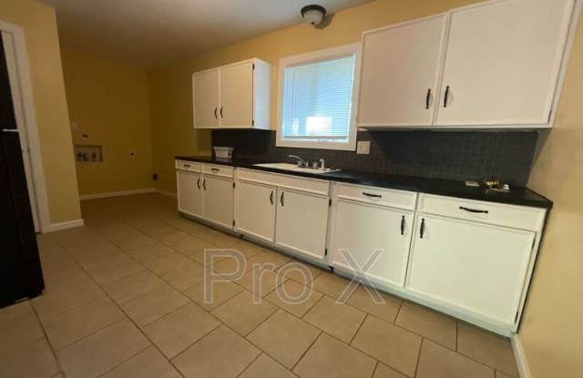 1219 Stratford Pl. Gallery 4