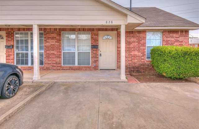 824 Russell Circle photos photos