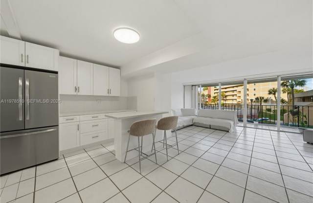 9210 Fontainebleau Blvd photos photos