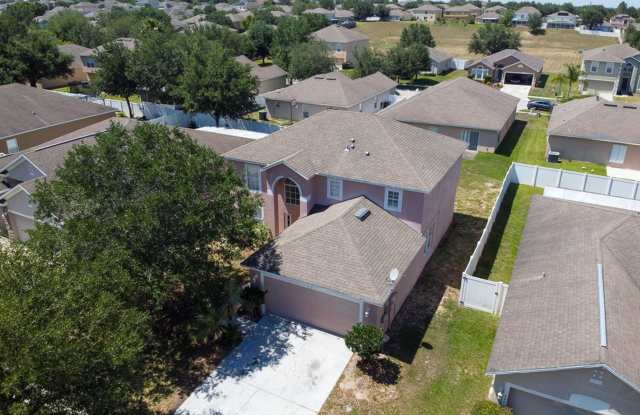 Stonewood Crossings Spacious 4-Bedroom Home | Lawn Care Included Gallery 1
