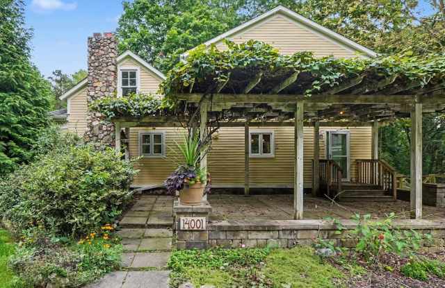 14001 Riker Road Gallery 2