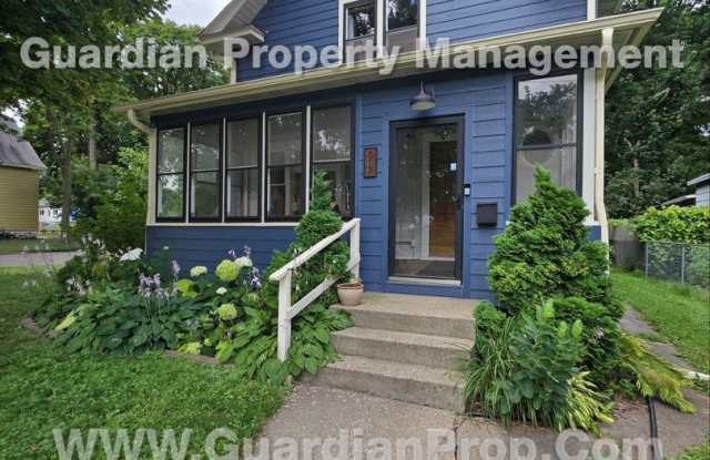 House Available Sep 1st, Move in special for Sep move-in! Updated Kitchen & Baths, Large Fenced Yard, oversized 2-car Garage photos photos