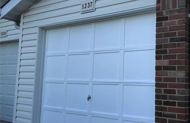 1237 Cliffridge Lane Gallery 3
