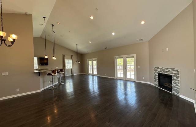 $250 Move-In Special! Updated 3 bedroom 2 bathroom home ready to welcome you HOME! Gallery 4